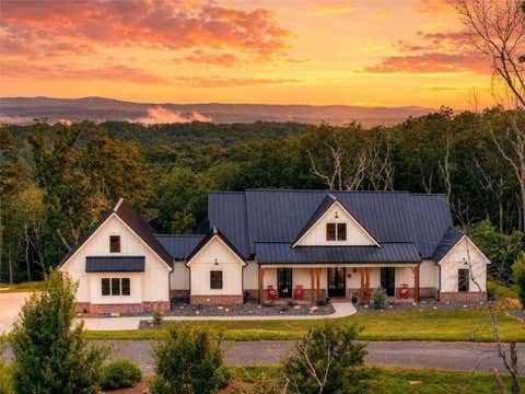 Homes For Sale - 624 High Summit Drive<br/> Talking Rock, GA 30175