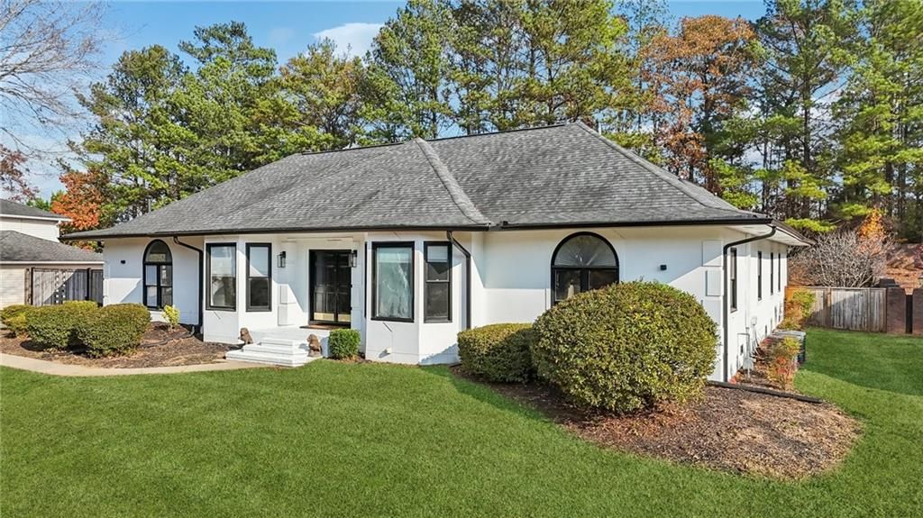 Photo of 4985 Cascade Overlook SW, Atlanta, GA 30331 (MLS # 7685623)