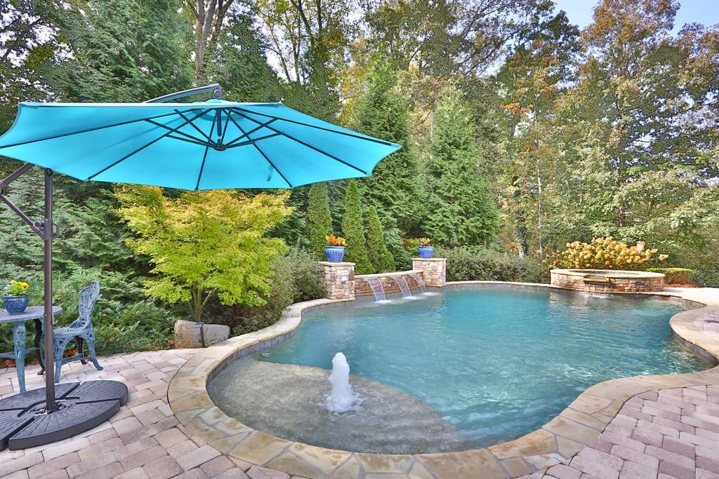 10225 Worthington Manor