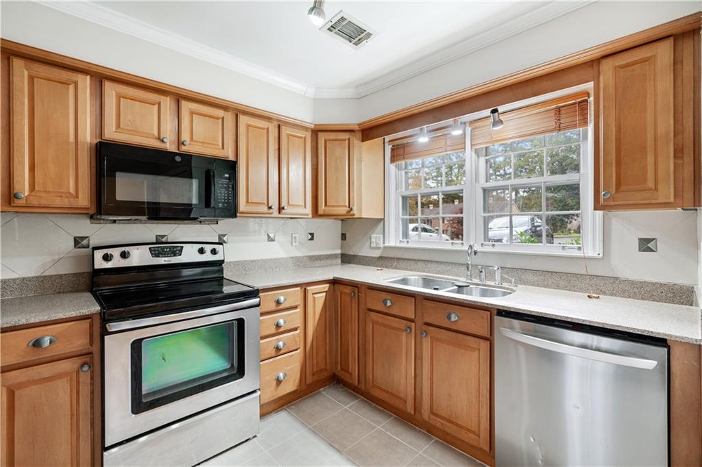2404 Northlake Court, Atlanta, Georgia image 21