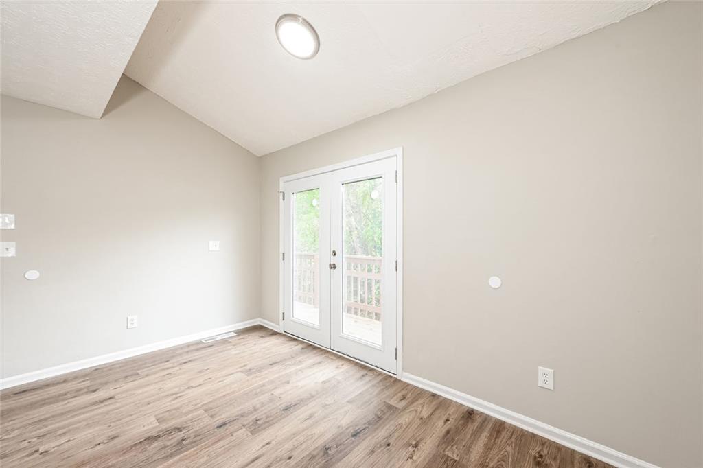 FOUR OAKS - Residential