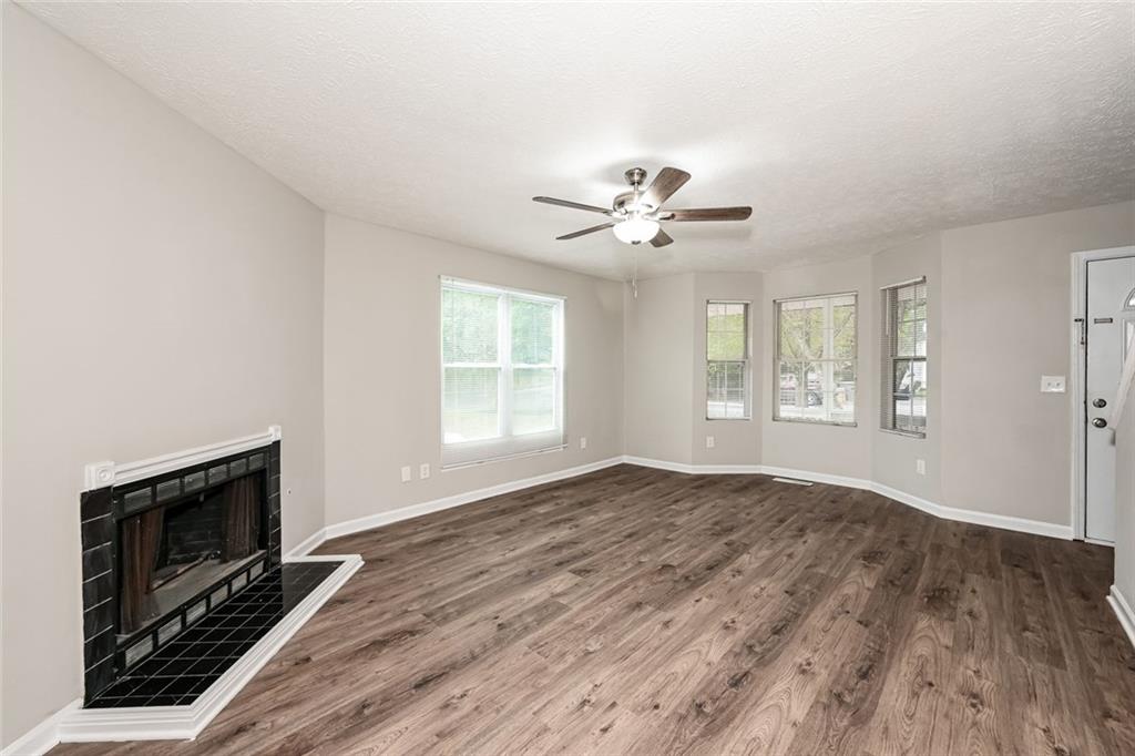 FOUR OAKS - Residential