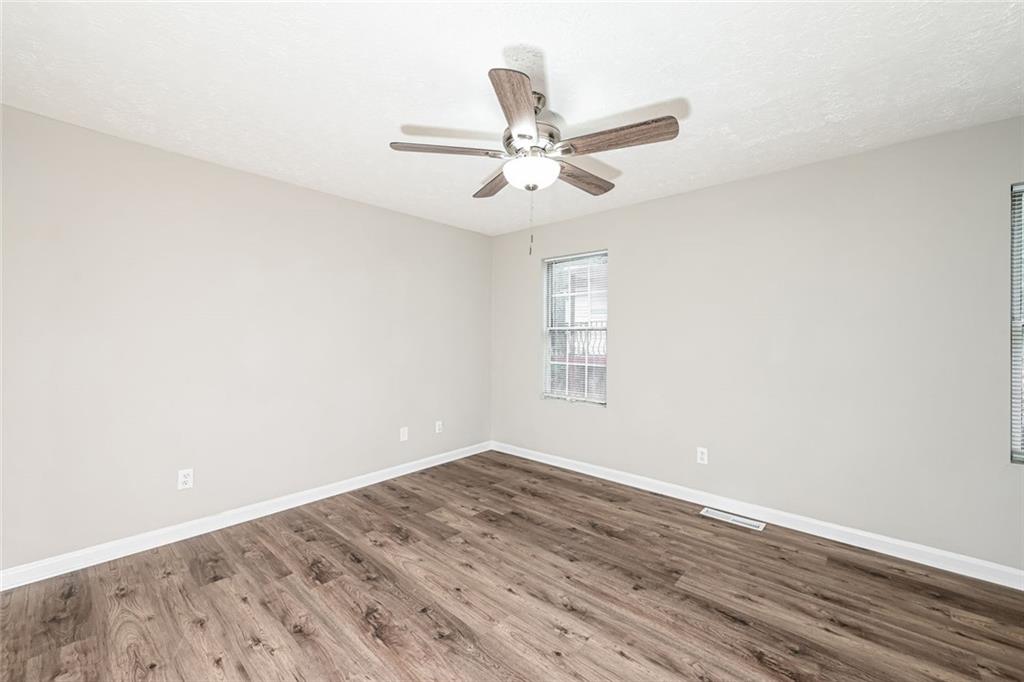 FOUR OAKS - Residential