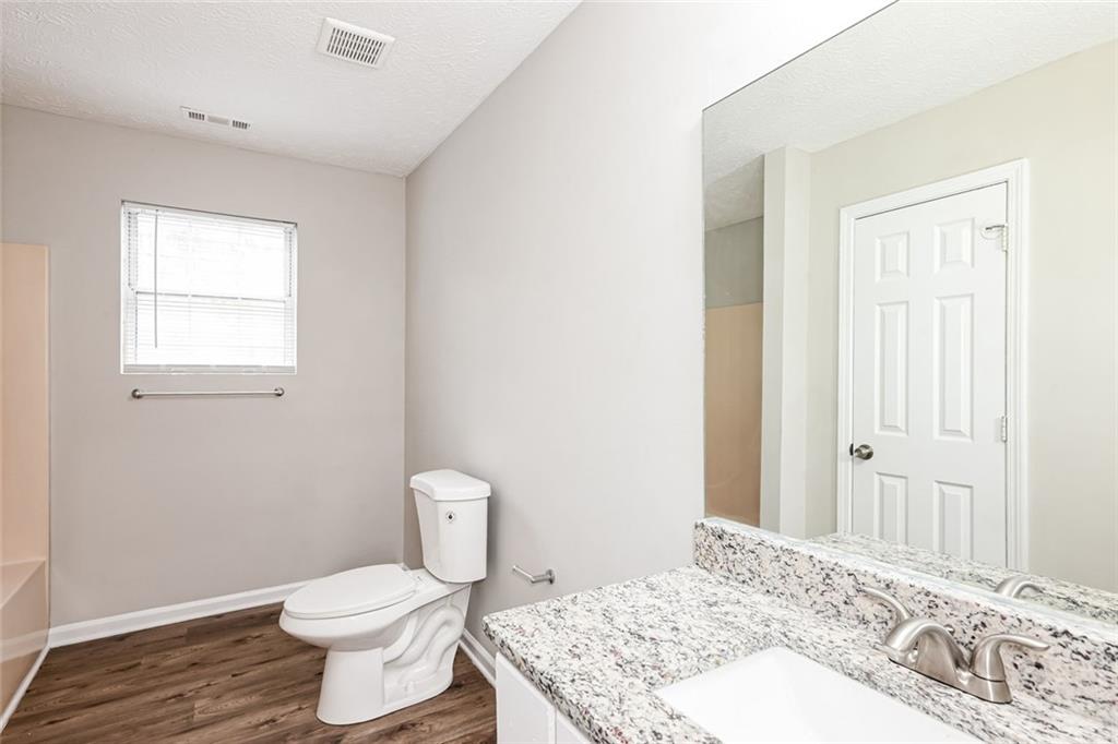 FOUR OAKS - Residential