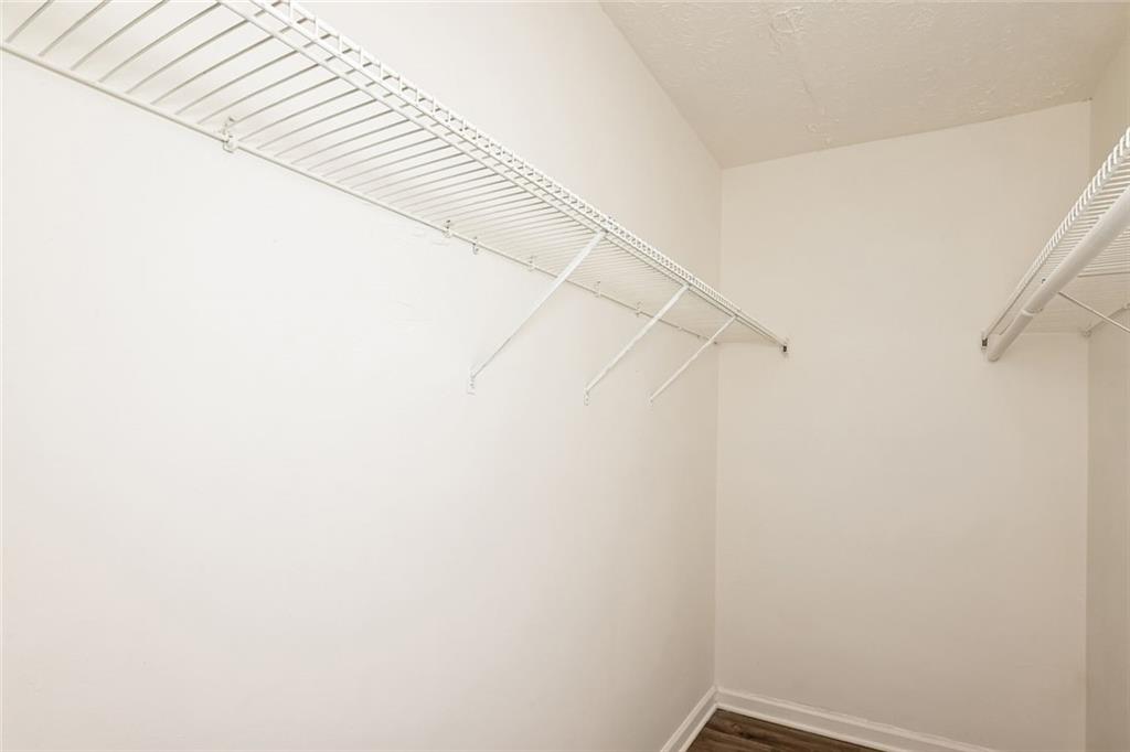 FOUR OAKS - Residential