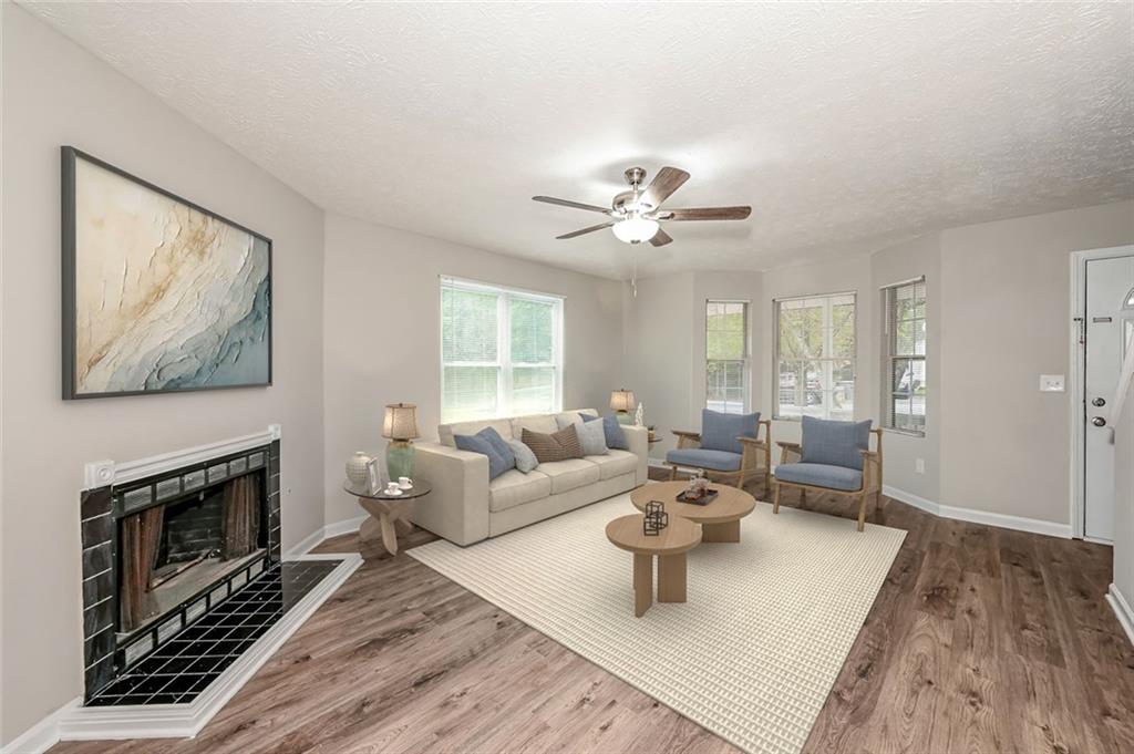 FOUR OAKS - Residential