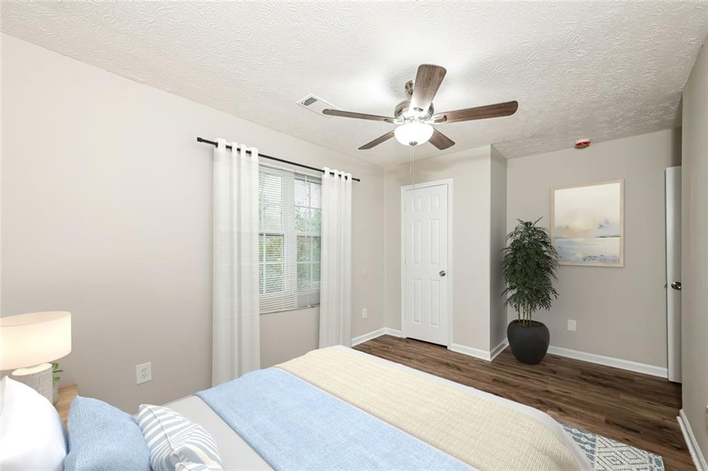 FOUR OAKS - Residential