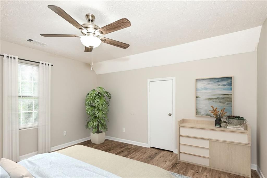 FOUR OAKS - Residential