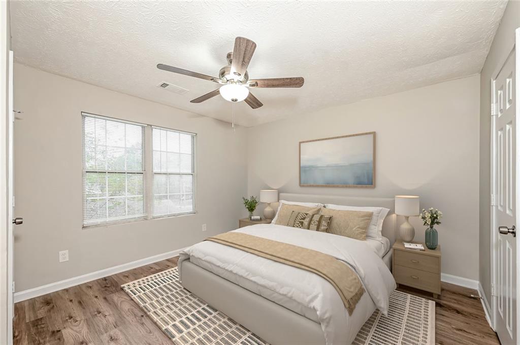 FOUR OAKS - Residential