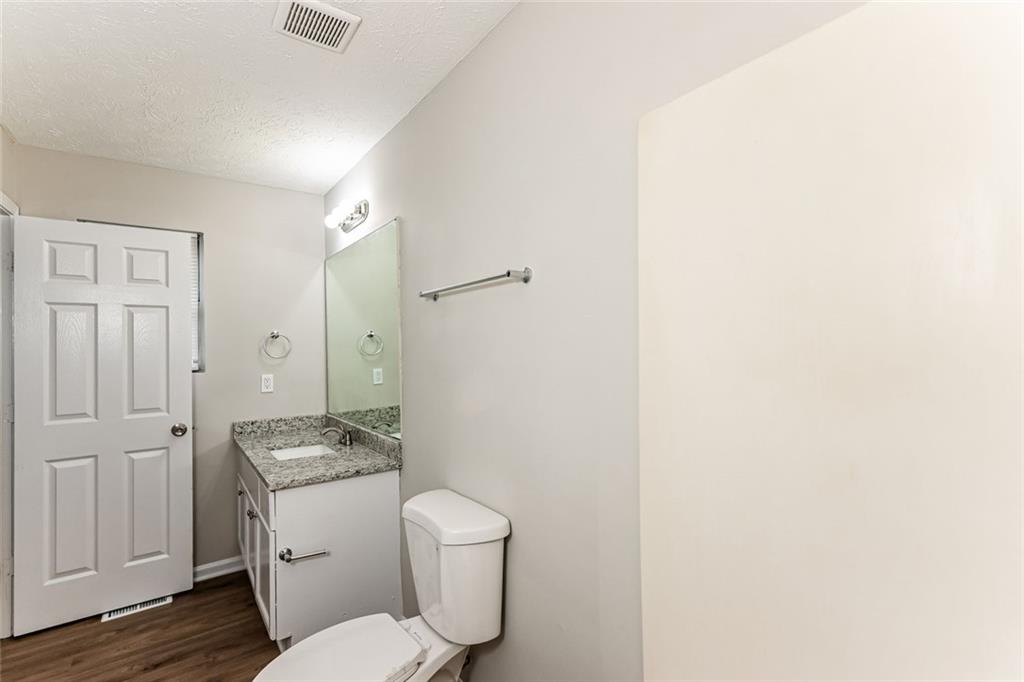 FOUR OAKS - Residential