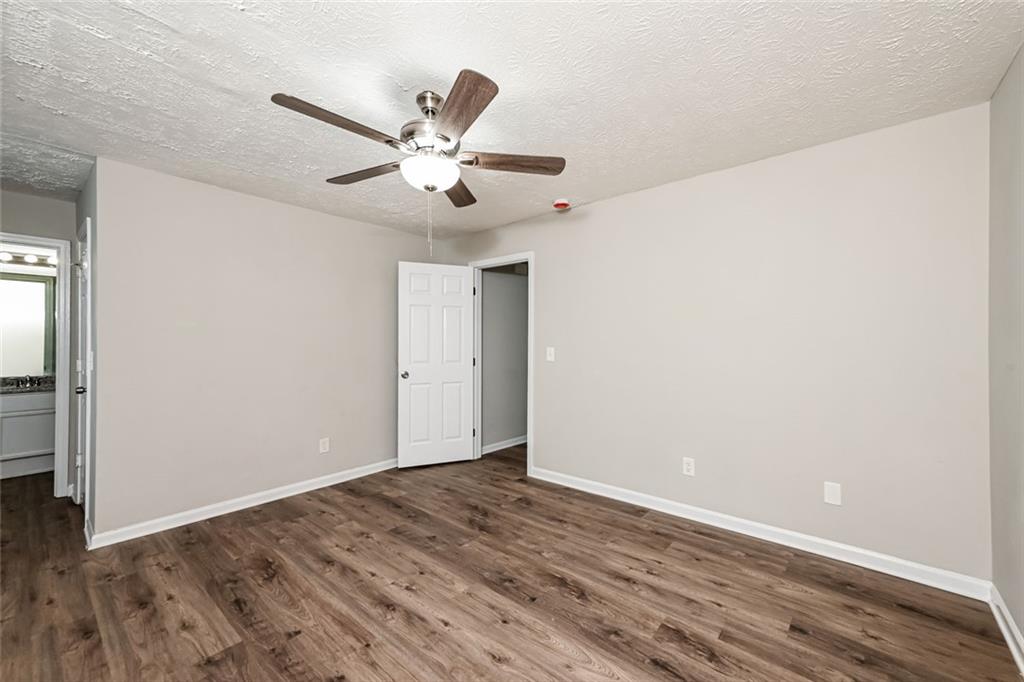 FOUR OAKS - Residential