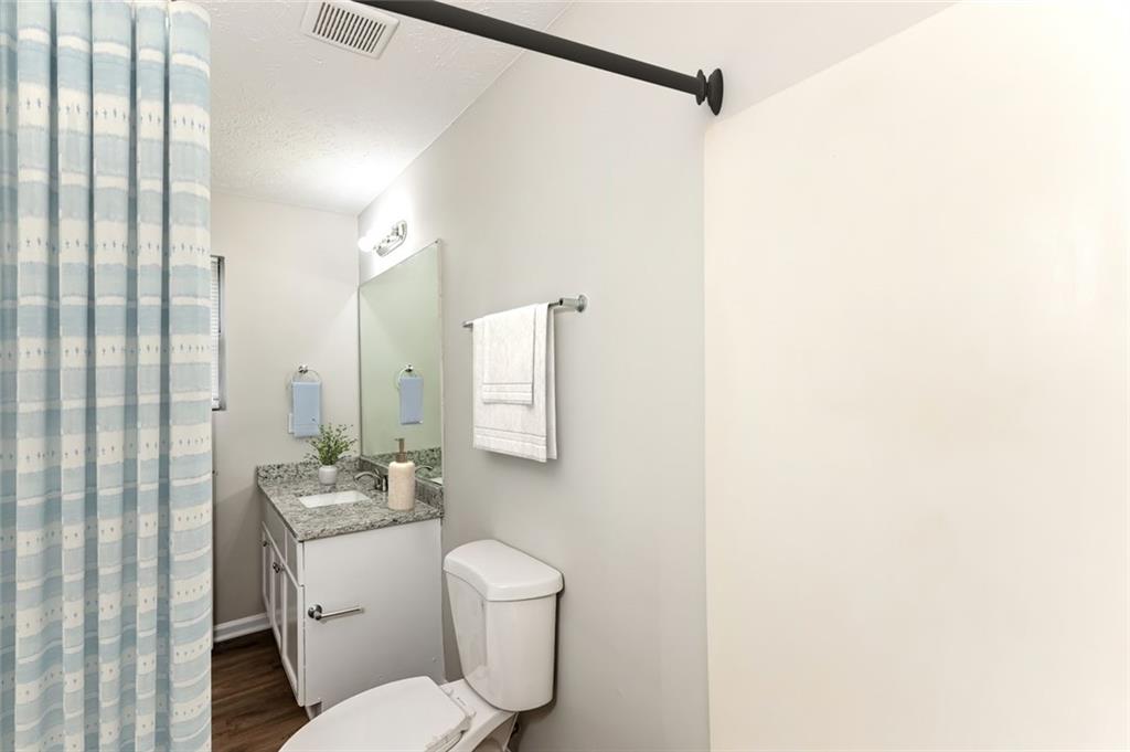 FOUR OAKS - Residential