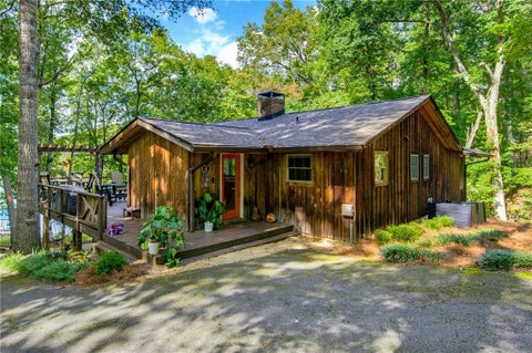 Homes For Sale - 3599 Lakeview Drive<br/> Hall County, Gainesville, GA 30501