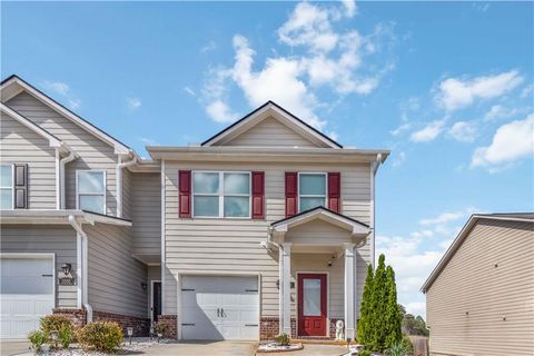 Townhouse For Sale - 3682 Acorn Drive #17<br/> Oakwood, GA 30566