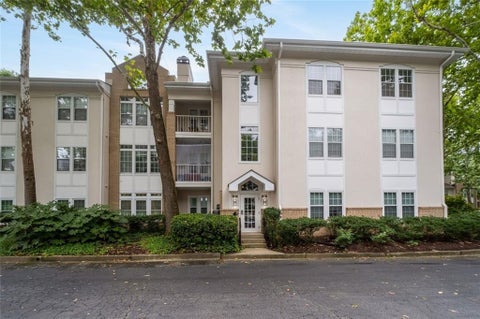 Condo For Sale - 240 Renaissance Parkway #102<br/> Atlanta, GA 30308