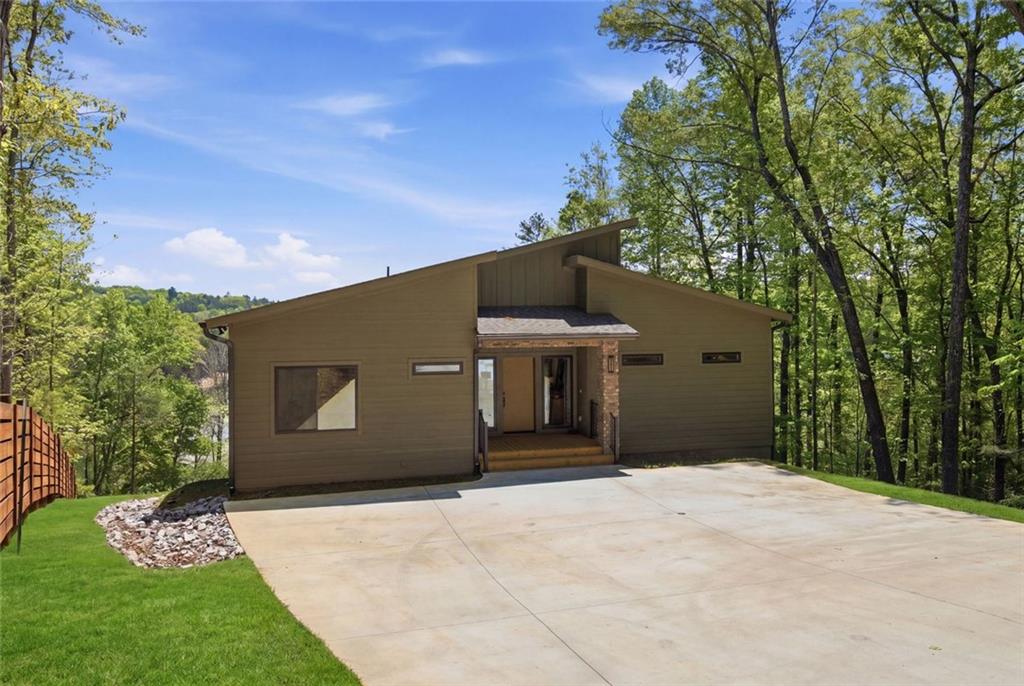 11 Falcon Drive