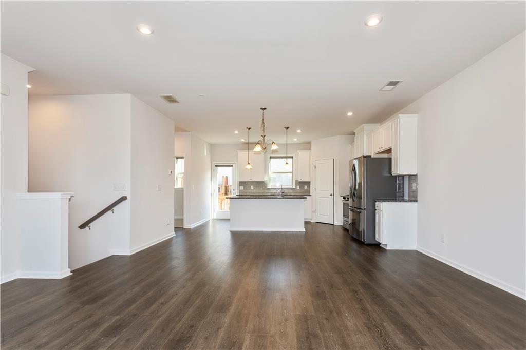 3270 Reagan Way