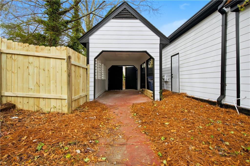 1044 Little Willeo Road