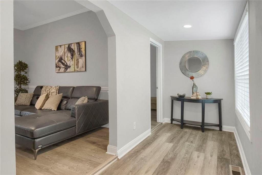 752 Cooper Street SW