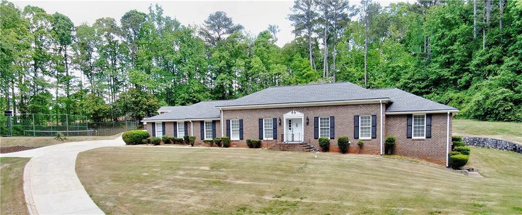 5025 Greentree Trail
