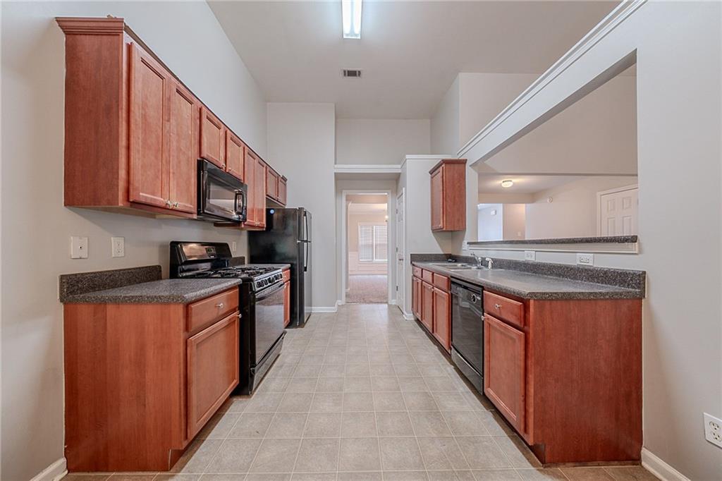 2557 Woodford Lane