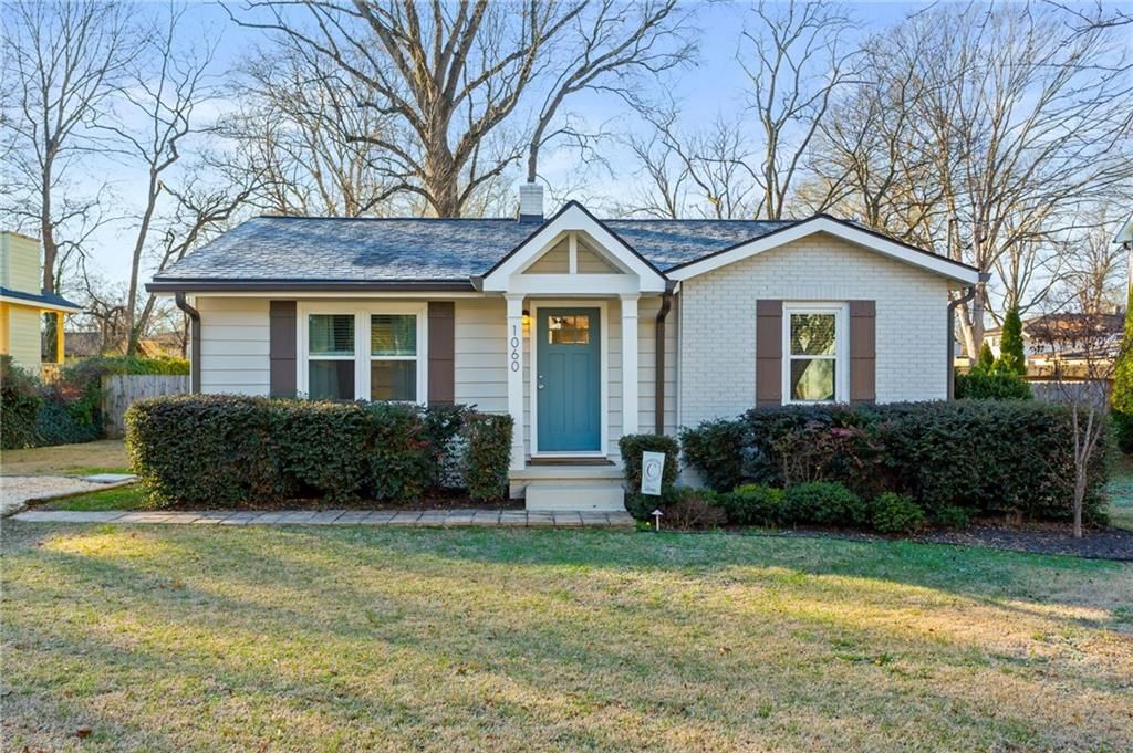 Photo of 1060 McLinden Avenue SE, Smyrna, GA 30080 (MLS # 7703891)