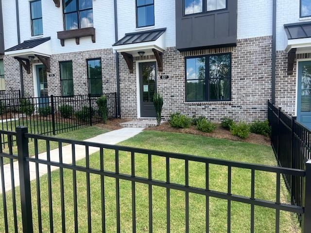 627 Silva Street 127