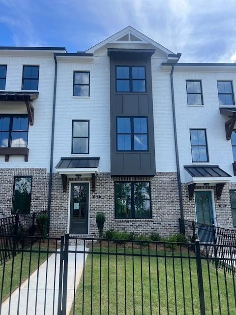 627 Silva Street 127