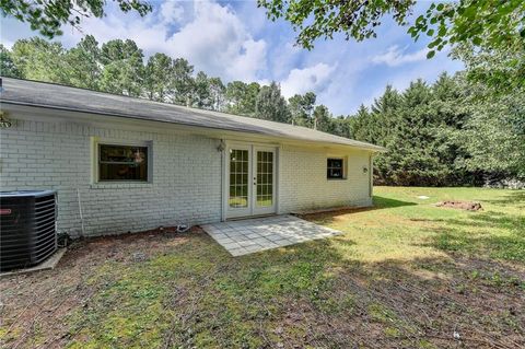 A home in Dacula