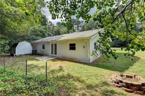 A home in Dacula