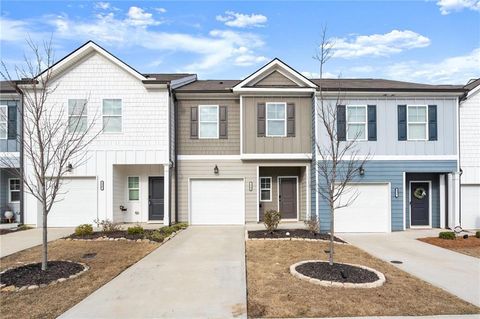 Townhouse For Sale - 119 Buckingham Lane<br/> Hoschton, GA 30548