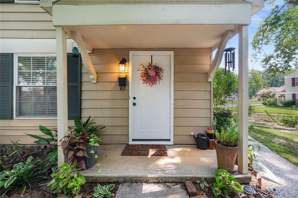 1305 SURREY Lane SW