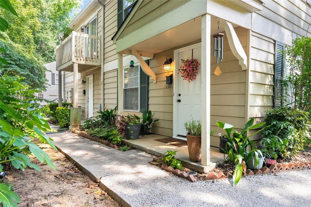 1305 SURREY Lane SW