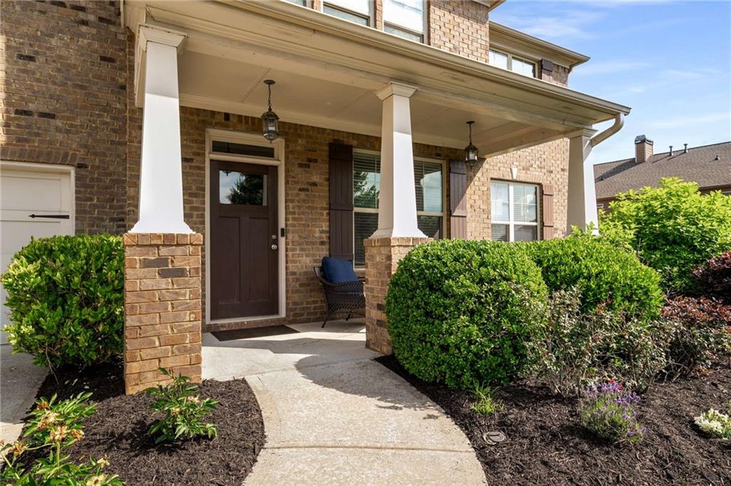 1520 Gallant Fox Lane