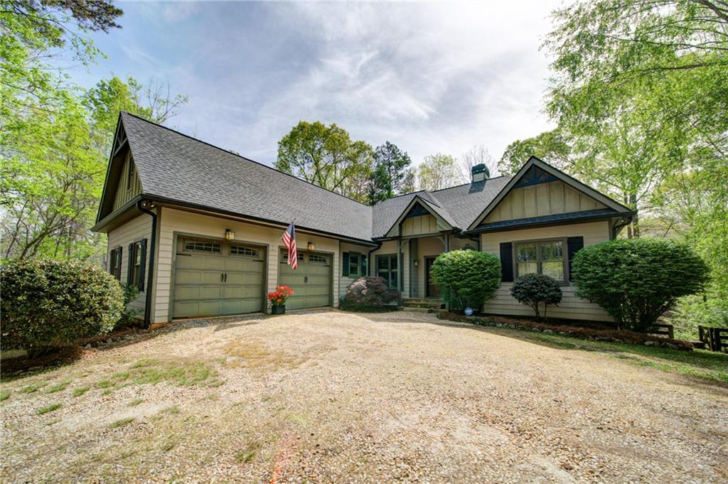 558 Deans Drive