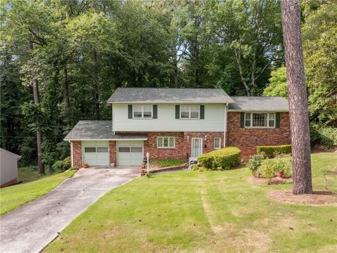 2795 DODSON LEE Drive East Point GA 30344