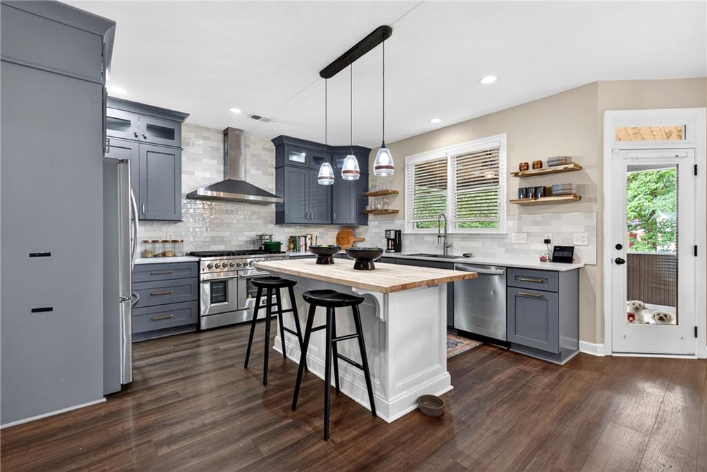 2898 Paces Farm Court SW