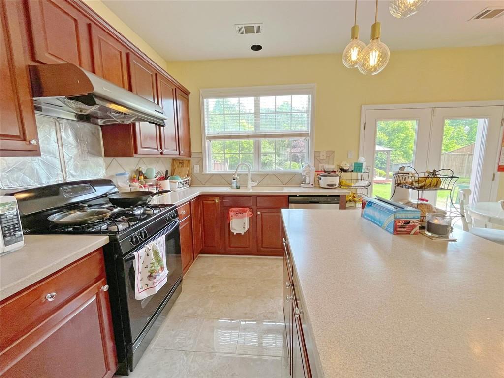 634 Friars Head Drive, Suwanee, Georgia image 13