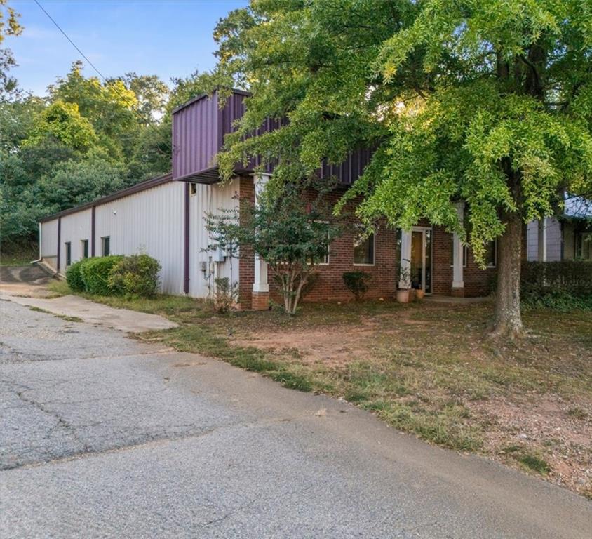 348 Oak Street