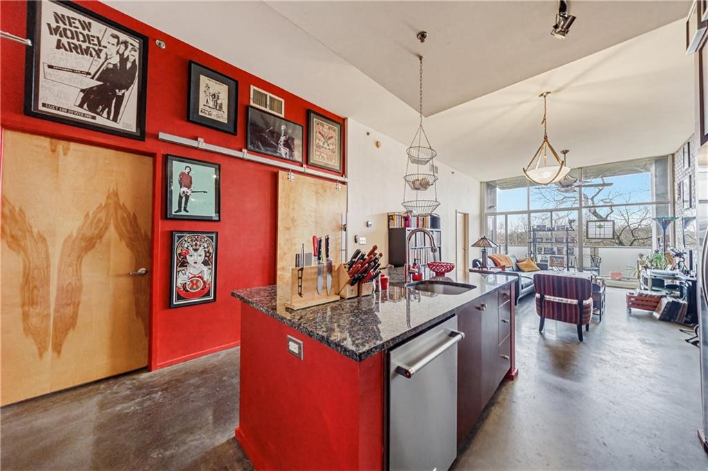 130 Arizona Ave NE 305