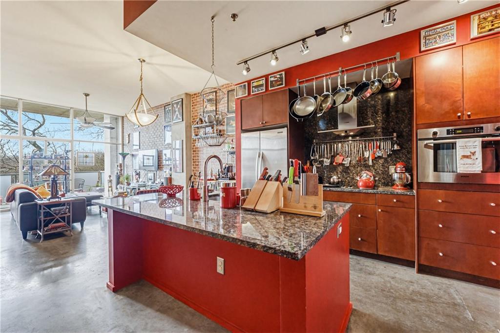 130 Arizona Ave NE 305