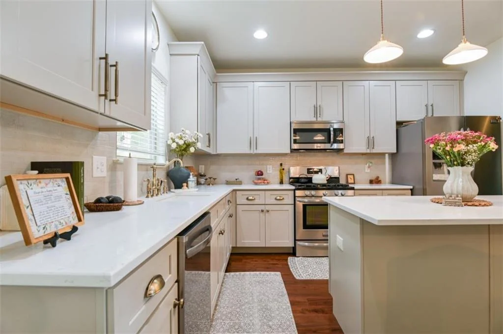 2128 Farmdale Court