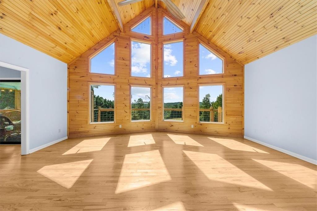Lake Lanier w/ Acreage + Dock - Residential