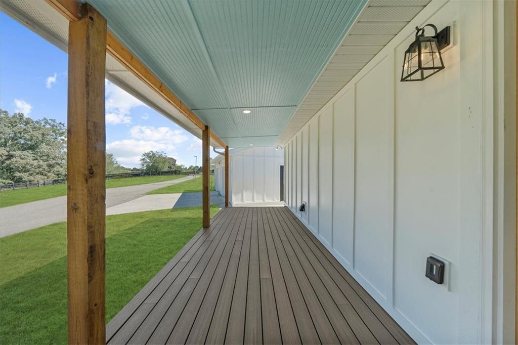Lake Lanier w/ Acreage + Dock - Residential