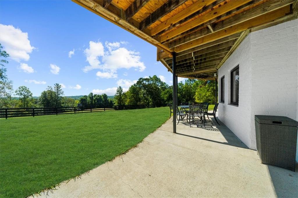 Lake Lanier w/ Acreage + Dock - Residential