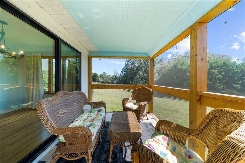 Lake Lanier w/ Acreage + Dock - Residential