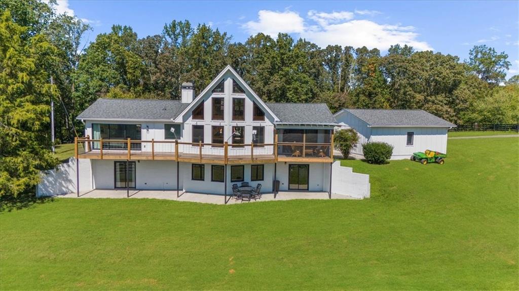 Lake Lanier w/ Acreage + Dock - Residential