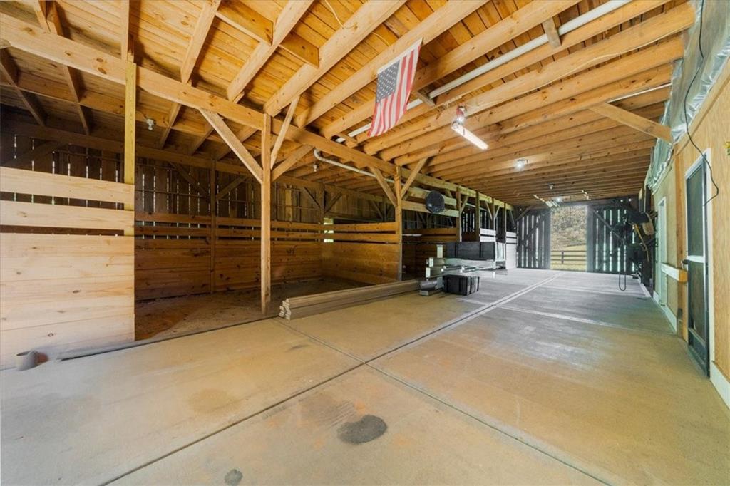 Lake Lanier w/ Acreage + Dock - Residential