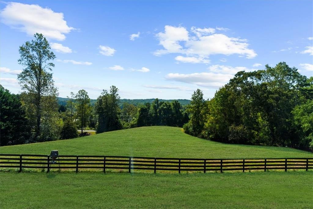 Lake Lanier w/ Acreage + Dock - Residential