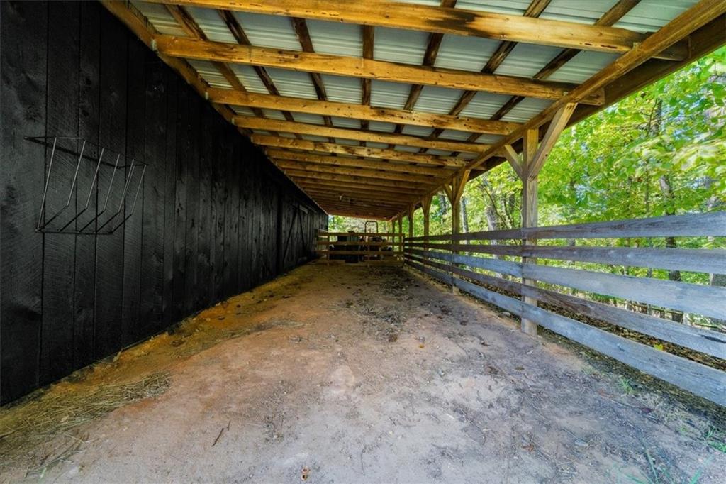 Lake Lanier w/ Acreage + Dock - Residential